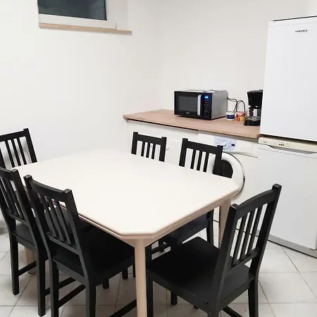 Konukevi Monteurzimmer *